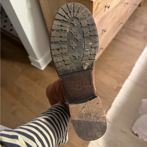 Frye Boots 9 - Picture 9 of 10